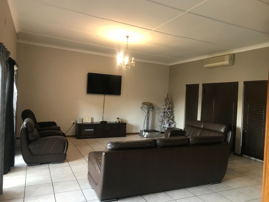 4 Bedroom Property for Sale in Middelpos Northern Cape